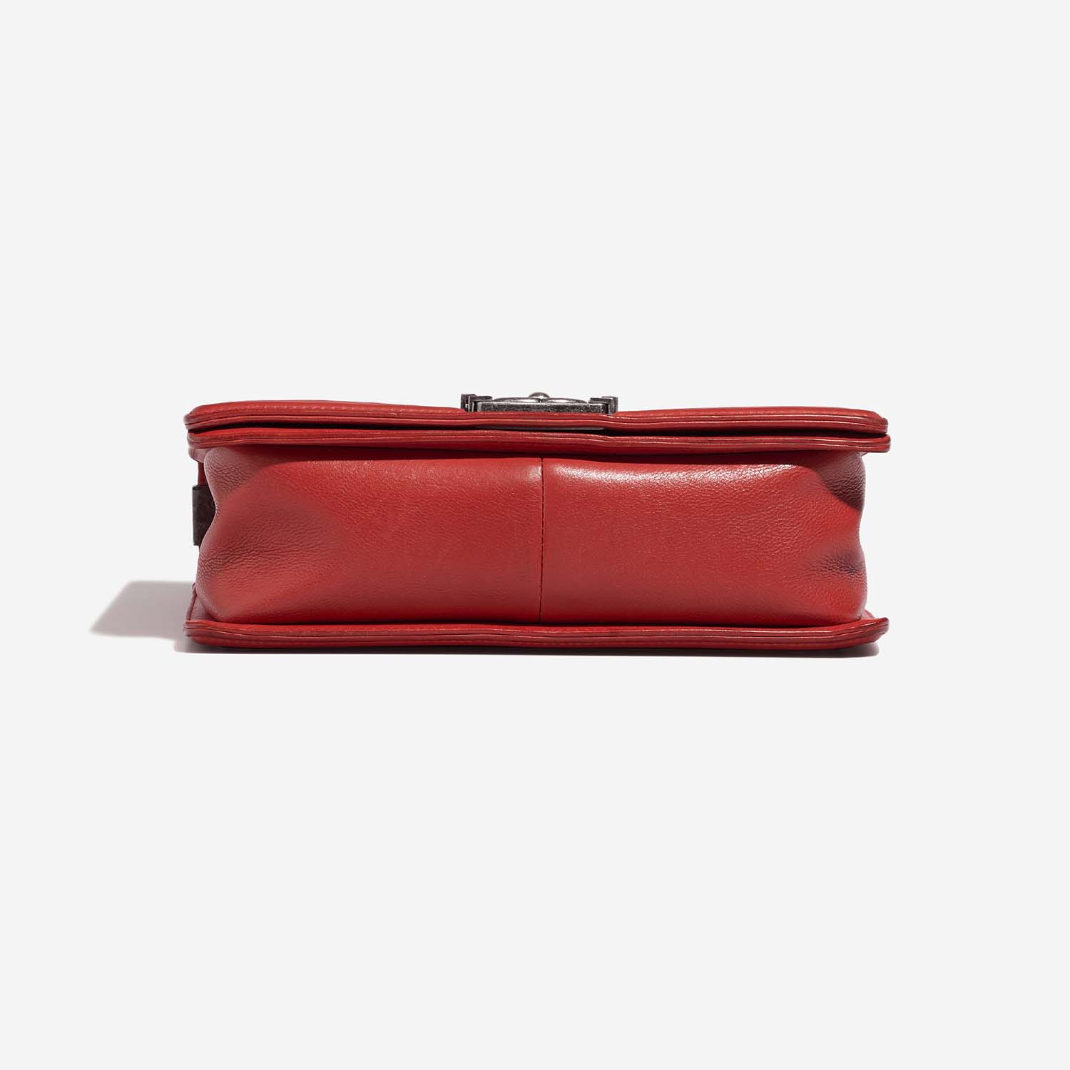 Chanel Boy OldMedium Red 8BTM S | Sell your designer bag on Saclab.com