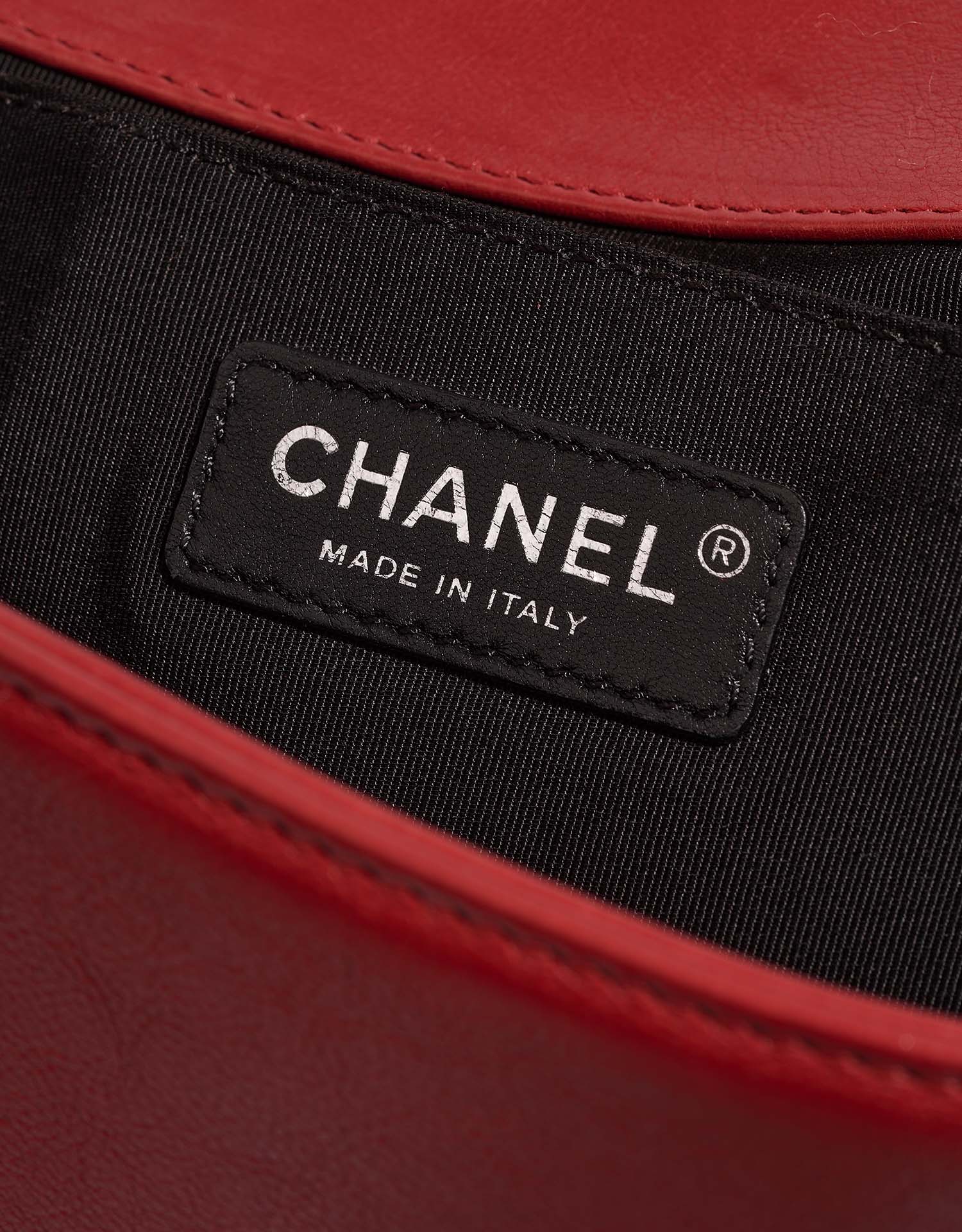 Chanel Boy OldMedium Red Logo  | Sell your designer bag on Saclab.com