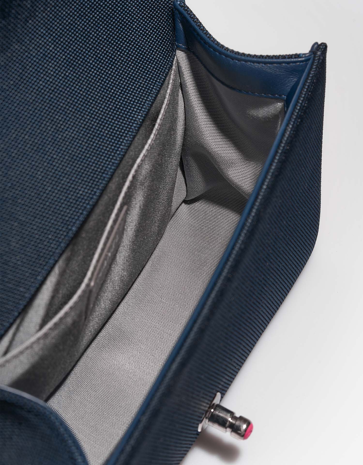 Chanel Boy OldMedium Multicolor Inside  | Sell your designer bag on Saclab.com