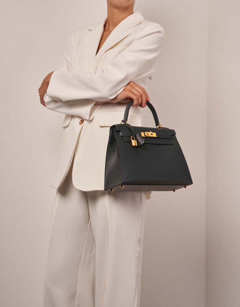 Hermès Kelly 28 VertRousseau Front  | Sell your designer bag on Saclab.com
