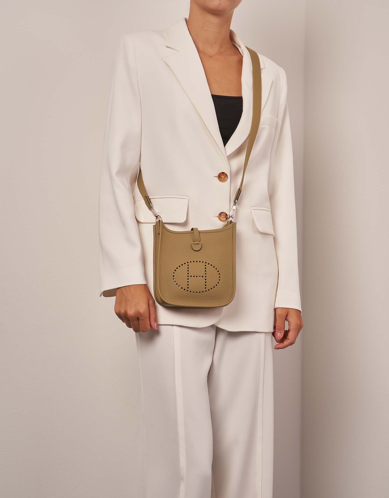 Hermès Evelyne 16 Biscuit Sizes Worn | Sell your designer bag on Saclab.com