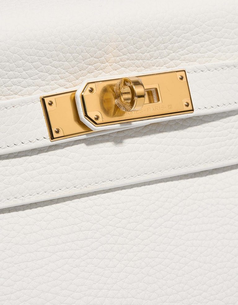 Hermès Kelly 28 Blanc Closing System  | Sell your designer bag on Saclab.com