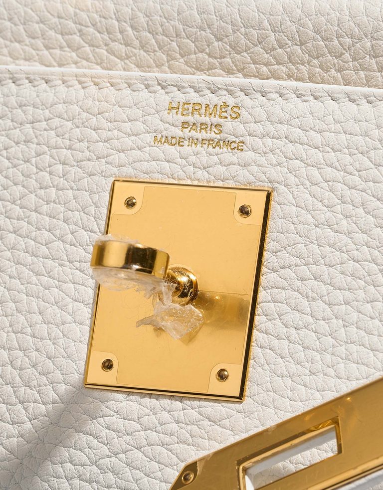 Hermès Kelly 28 Blanc Logo  | Sell your designer bag on Saclab.com