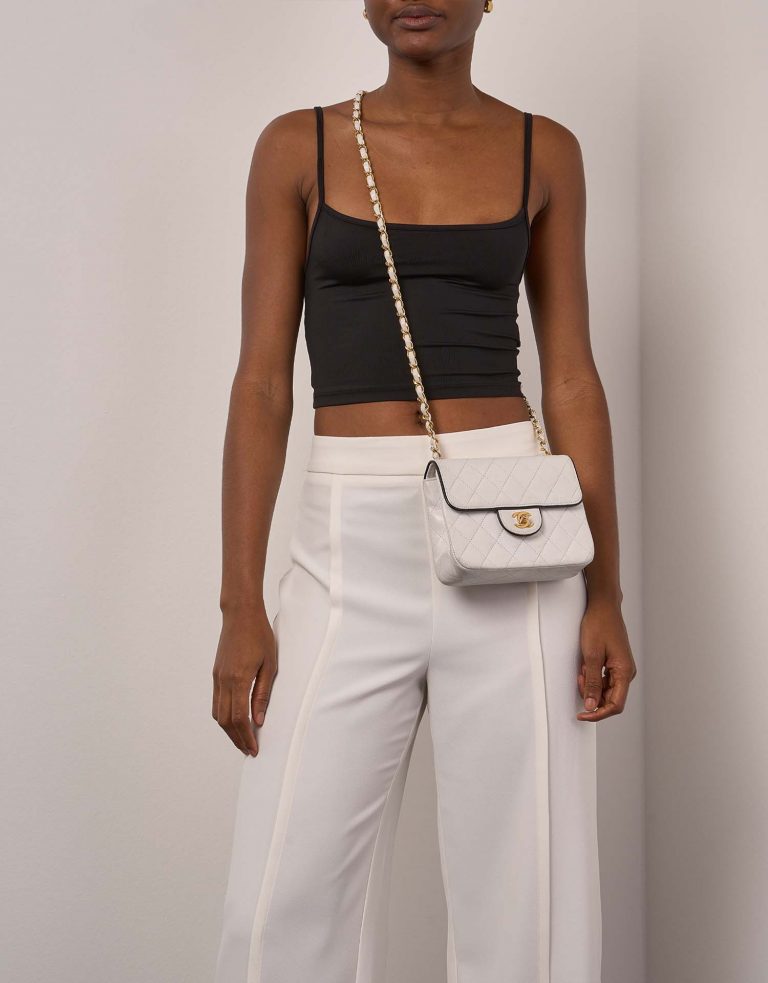 Chanel Classique MiniSquare White Front | Vendez votre sac de créateur sur Saclab.com