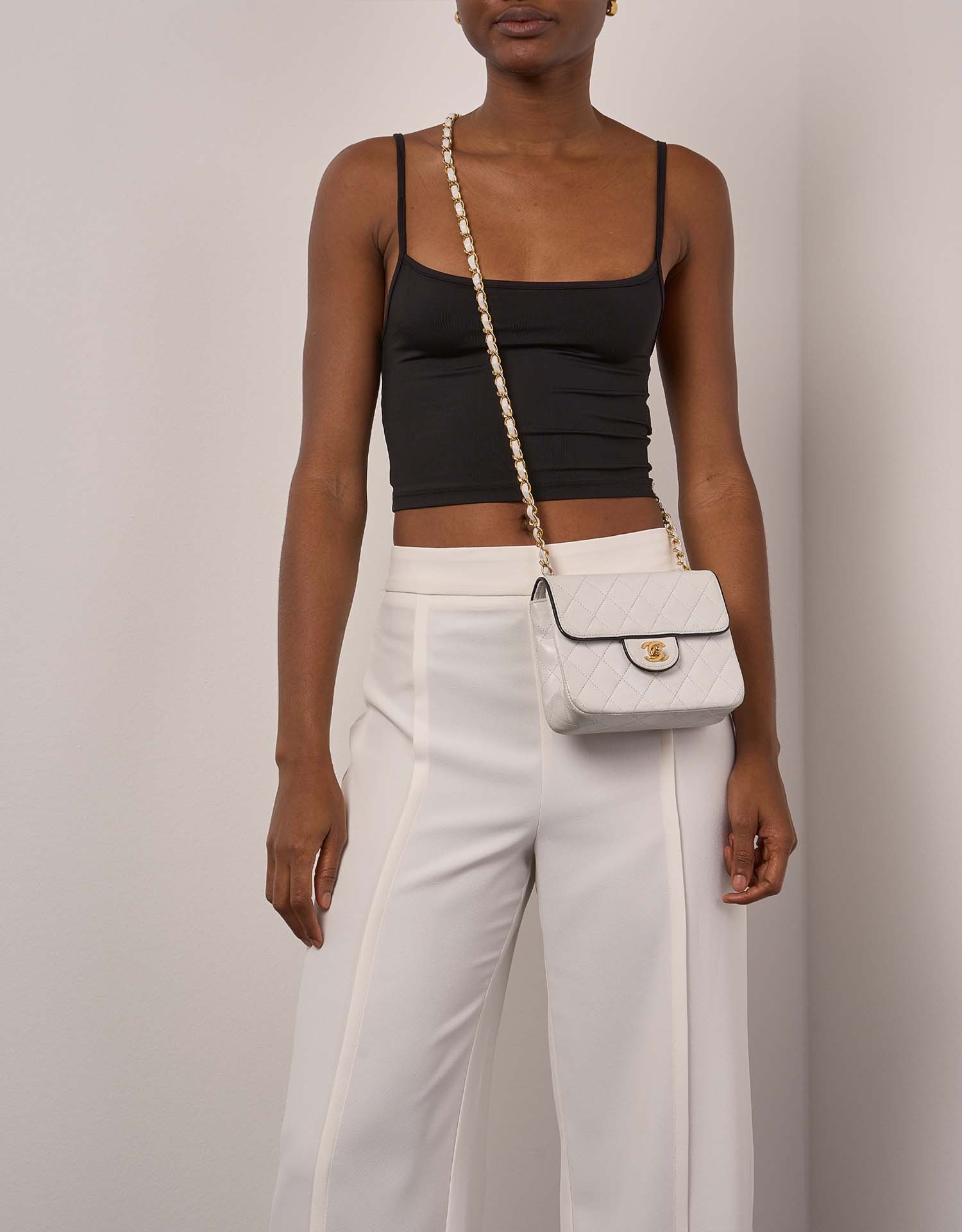 Chanel Timeless MiniSquare Weiß Größen Getragen | Verkaufen Sie Ihre Designer-Tasche auf Saclab.com