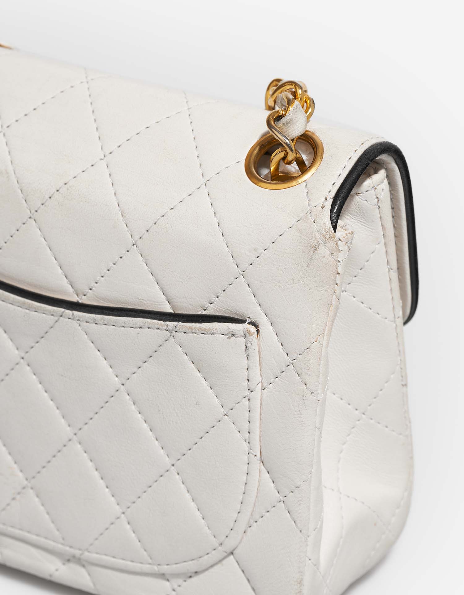 Chanel Timeless MiniSquare Weiß Gebrauchsspuren 1 | Verkaufen Sie Ihre Designer-Tasche auf Saclab.com
