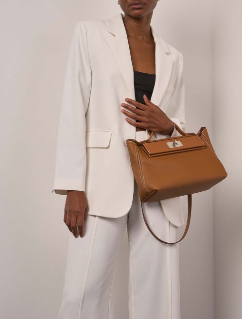 Hermès 244 29 Gold Sizes Worn | Sell your designer bag on Saclab.com