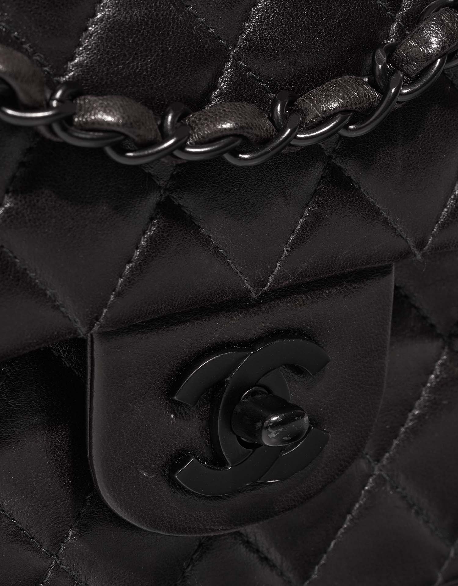 Chanel Timeless Medium Black Closing System  | Sell your designer bag on Saclab.com