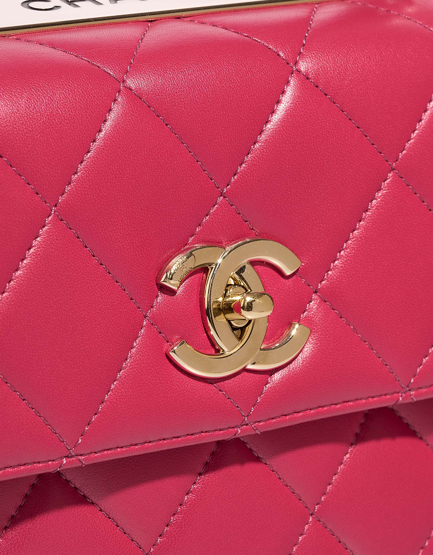 Chanel TrendyCC Medium Pink Closing System  | Sell your designer bag on Saclab.com
