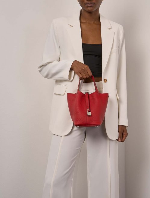 Hermès Picotin 18 RougeCasaque Tailles Porté | Vendez votre sac de créateur sur Saclab.com
