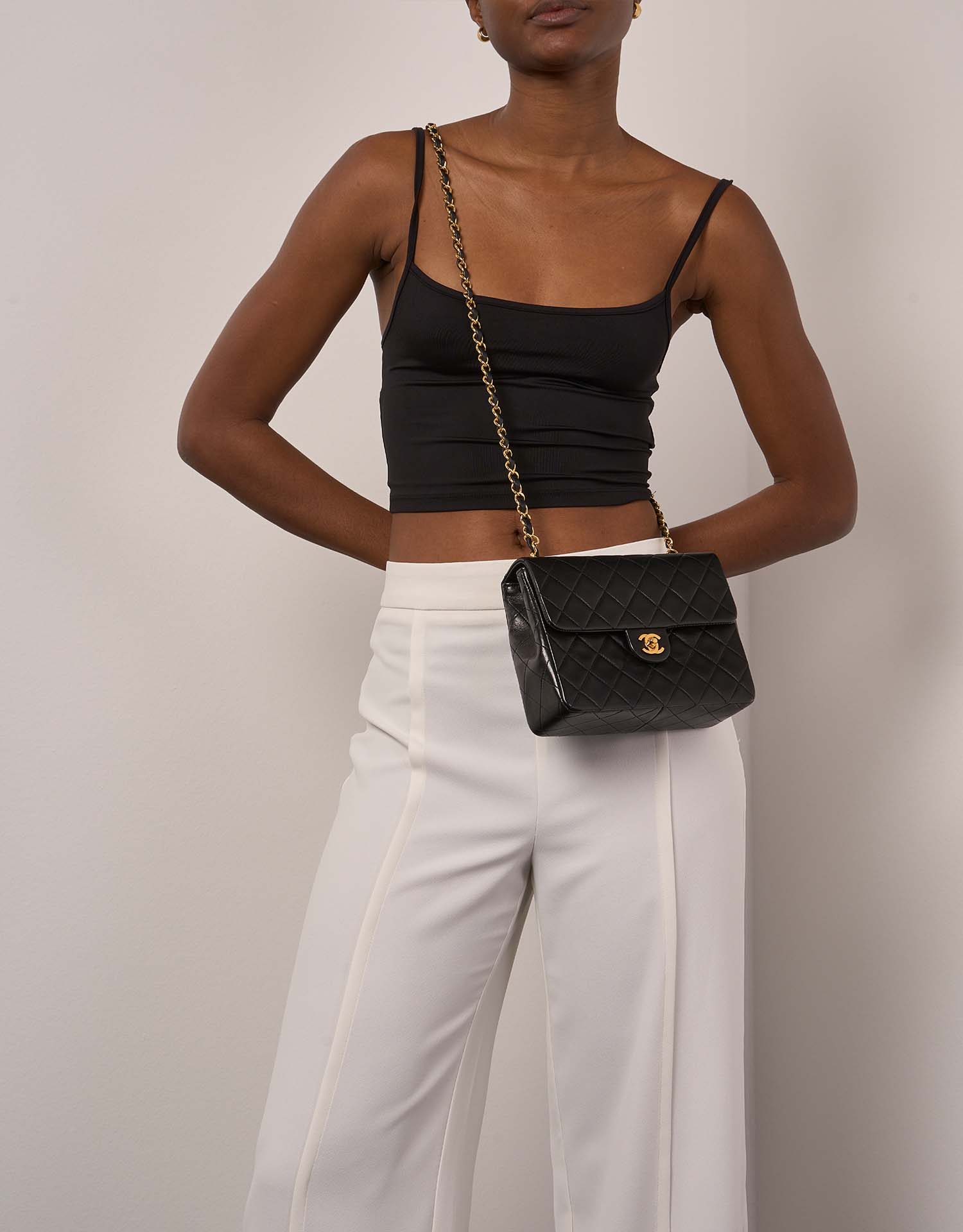 Chanel Timeless MiniSquare Black 1M | Sell your designer bag on Saclab.com