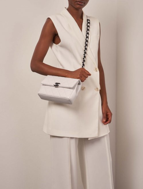 Chanel Timeless Medium Weiß Größen Getragen | Verkaufen Sie Ihre Designer-Tasche auf Saclab.com