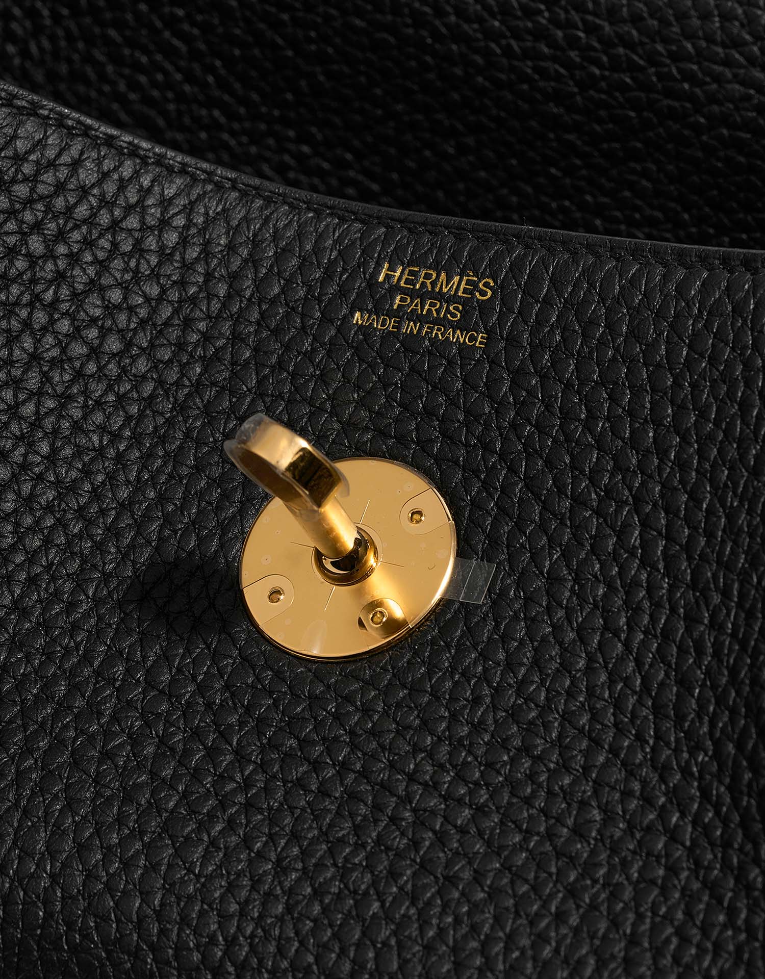 Hermès Lindy 30 Black Logo  | Sell your designer bag on Saclab.com