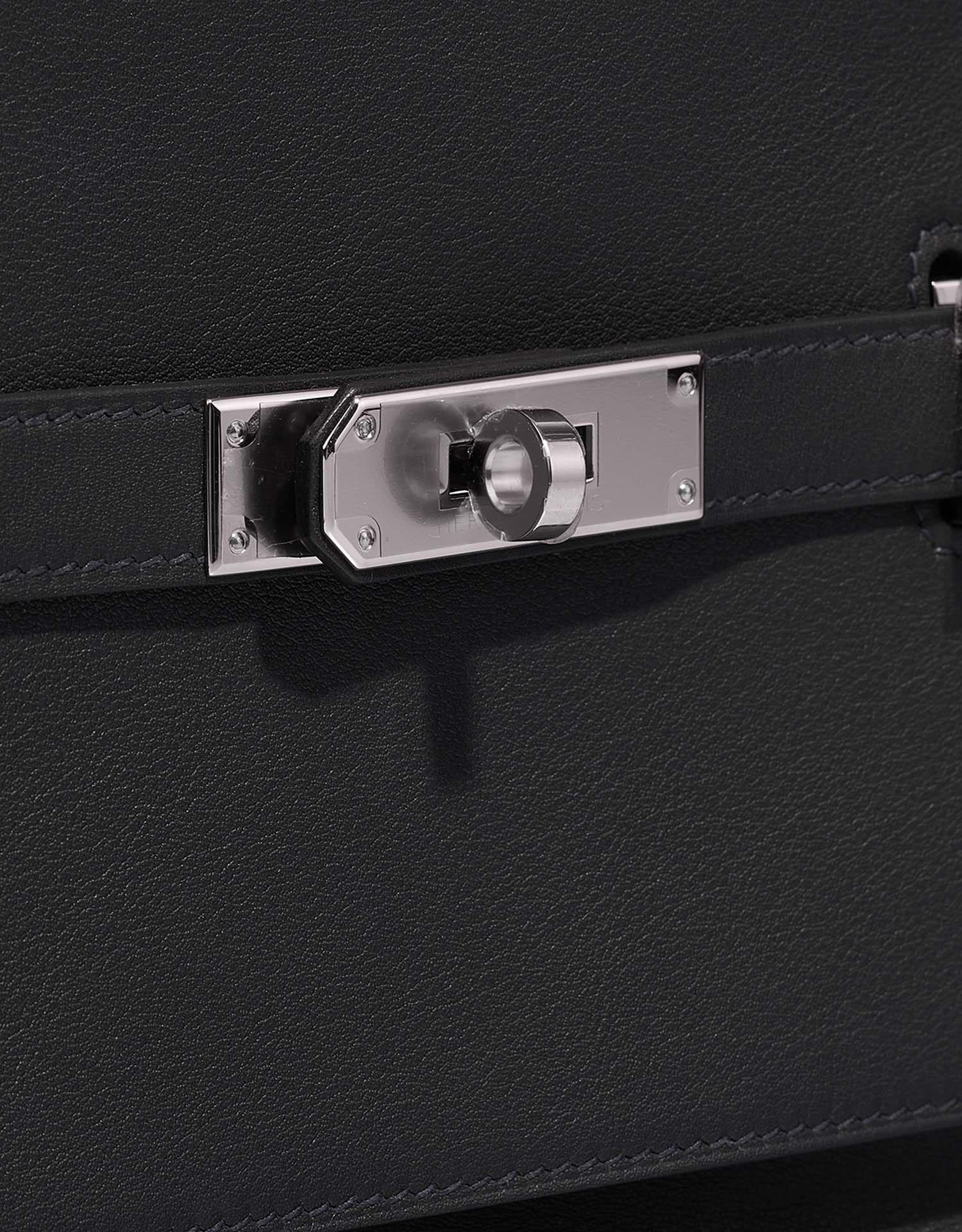 Hermès Jypsiere Mini Caban Closing System  | Sell your designer bag on Saclab.com