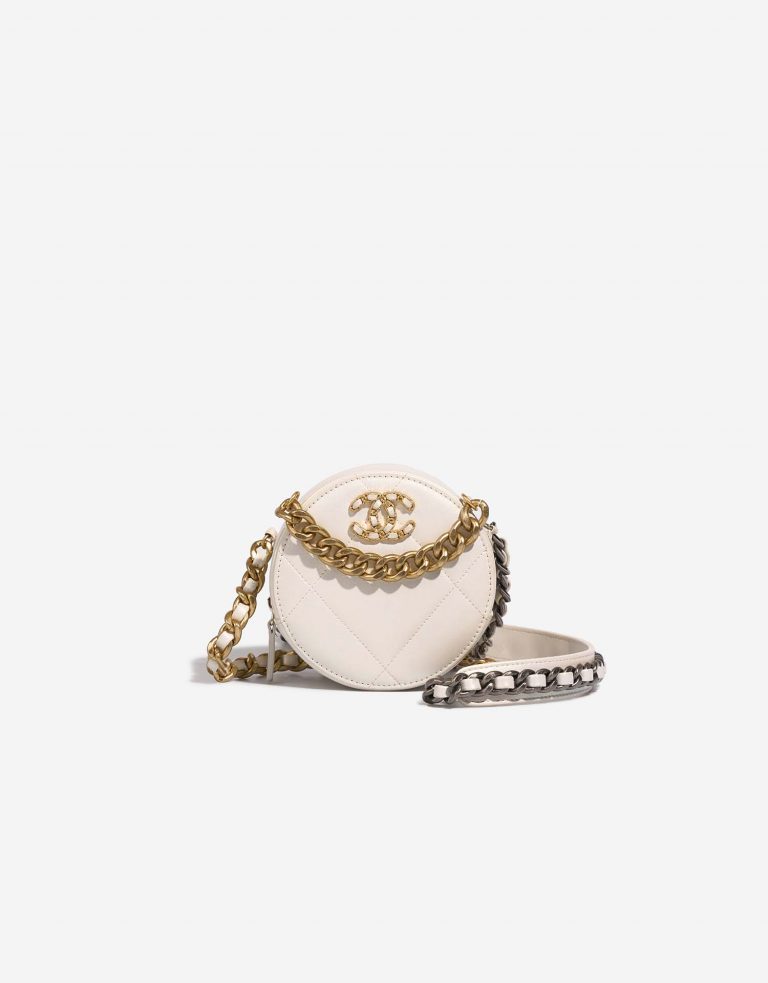 Chanel 19 RoundClutch PearlWhite Front | Vendez votre sac de créateur sur Saclab.com