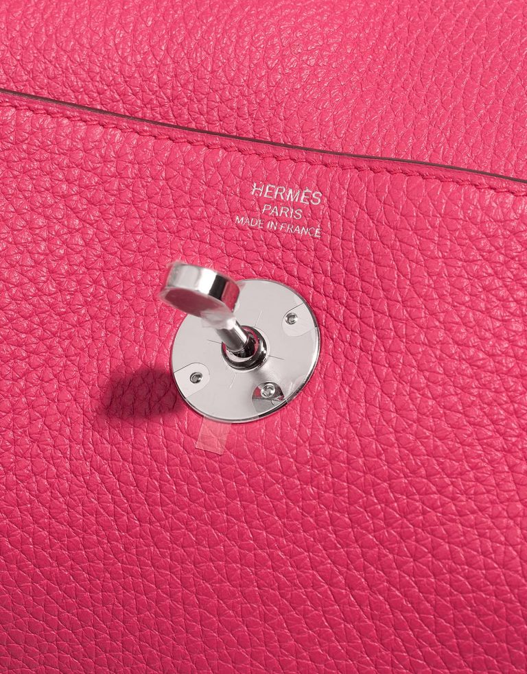 Hermès Lindy 26 RoseExtreme Logo | Vendez votre sac de créateur sur Saclab.com