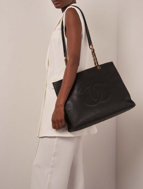 Chanel Shopper Large Black Sizes Worn | Sell your designer bag on Saclab.com