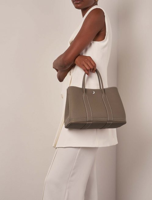 Hermès Garden Party 30 Etoupe Sizes Worn | Sell your designer bag on Saclab.com