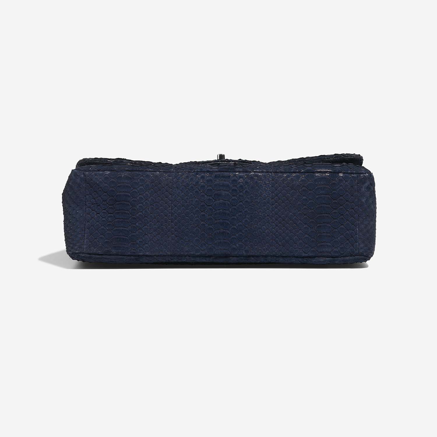 Chanel Timeless Maxi DarkBlue Bottom  | Sell your designer bag on Saclab.com