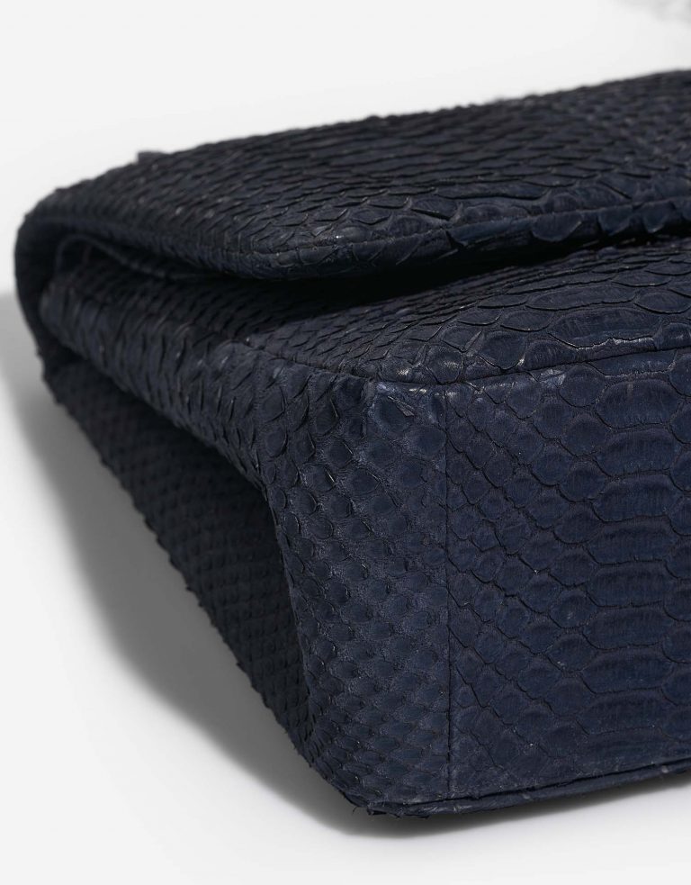 Chanel Timeless Maxi DarkBlue signs of wear | Sell your designer bag on Saclab.com