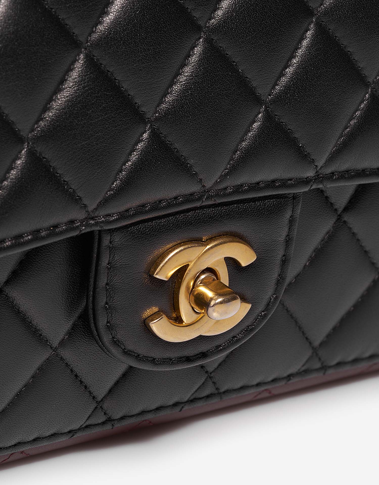 Chanel Timeless MiniRectangular Black-DarkBurgundy Closing System  | Sell your designer bag on Saclab.com