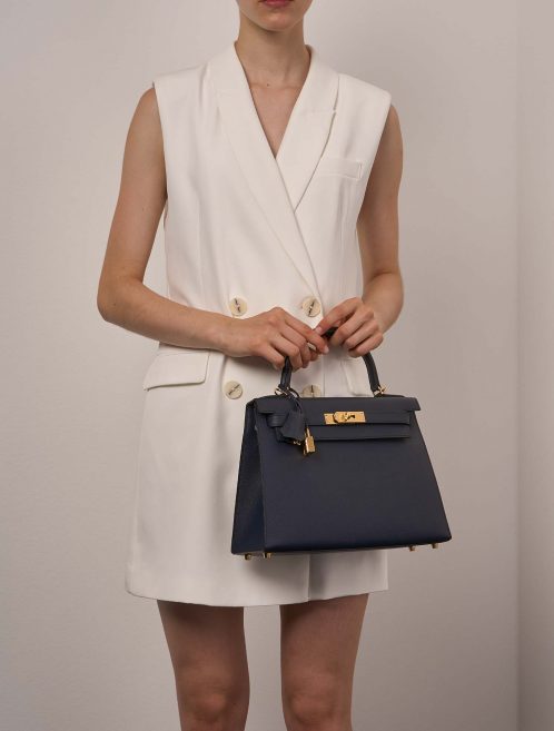 Hermès Kelly 28 BleuIndigo Sizes Worn | Sell your designer bag on Saclab.com