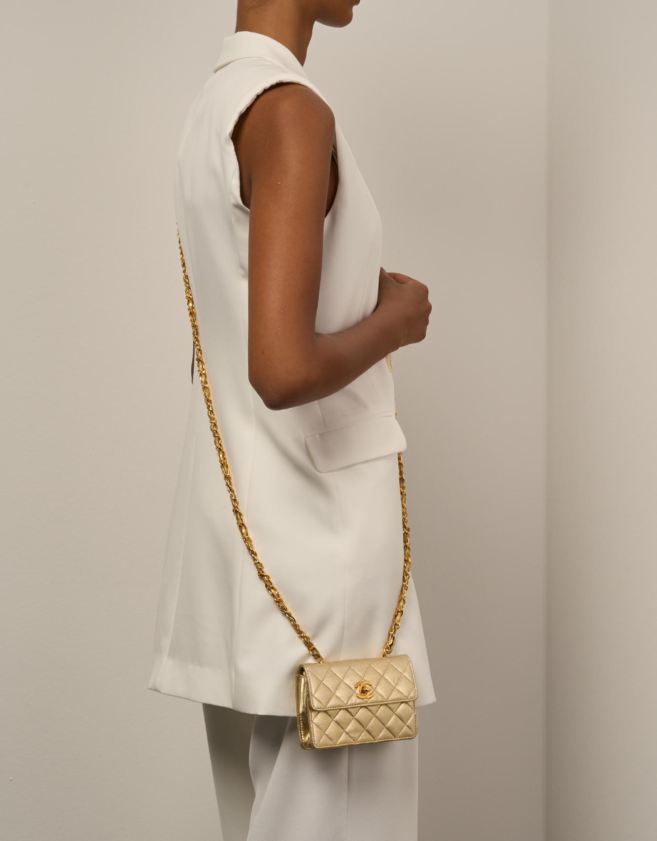 Chanel Timeless ExtraMini Gold Sizes Worn | Sell your designer bag on Saclab.com
