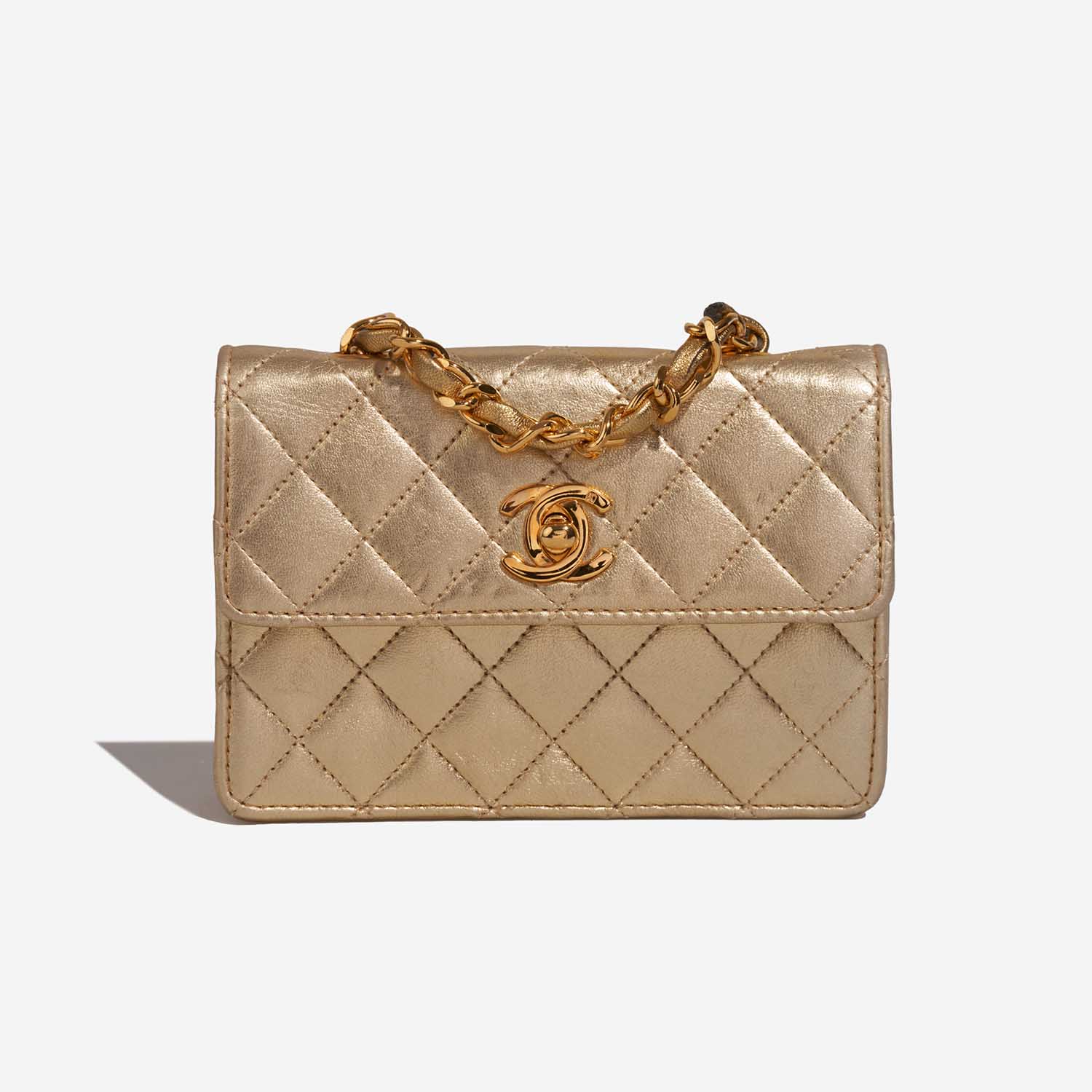 Chanel Timeless ExtraMini Gold Front | Verkaufen Sie Ihre Designer-Tasche auf Saclab.com