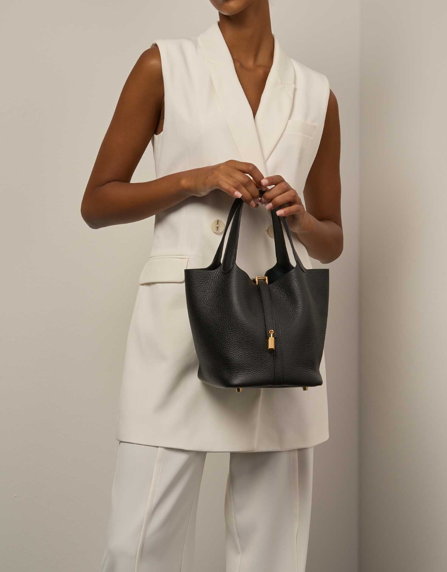 Hermès Picotin 22 Schwarz Größen Getragen | Verkaufen Sie Ihre Designer-Tasche auf Saclab.com