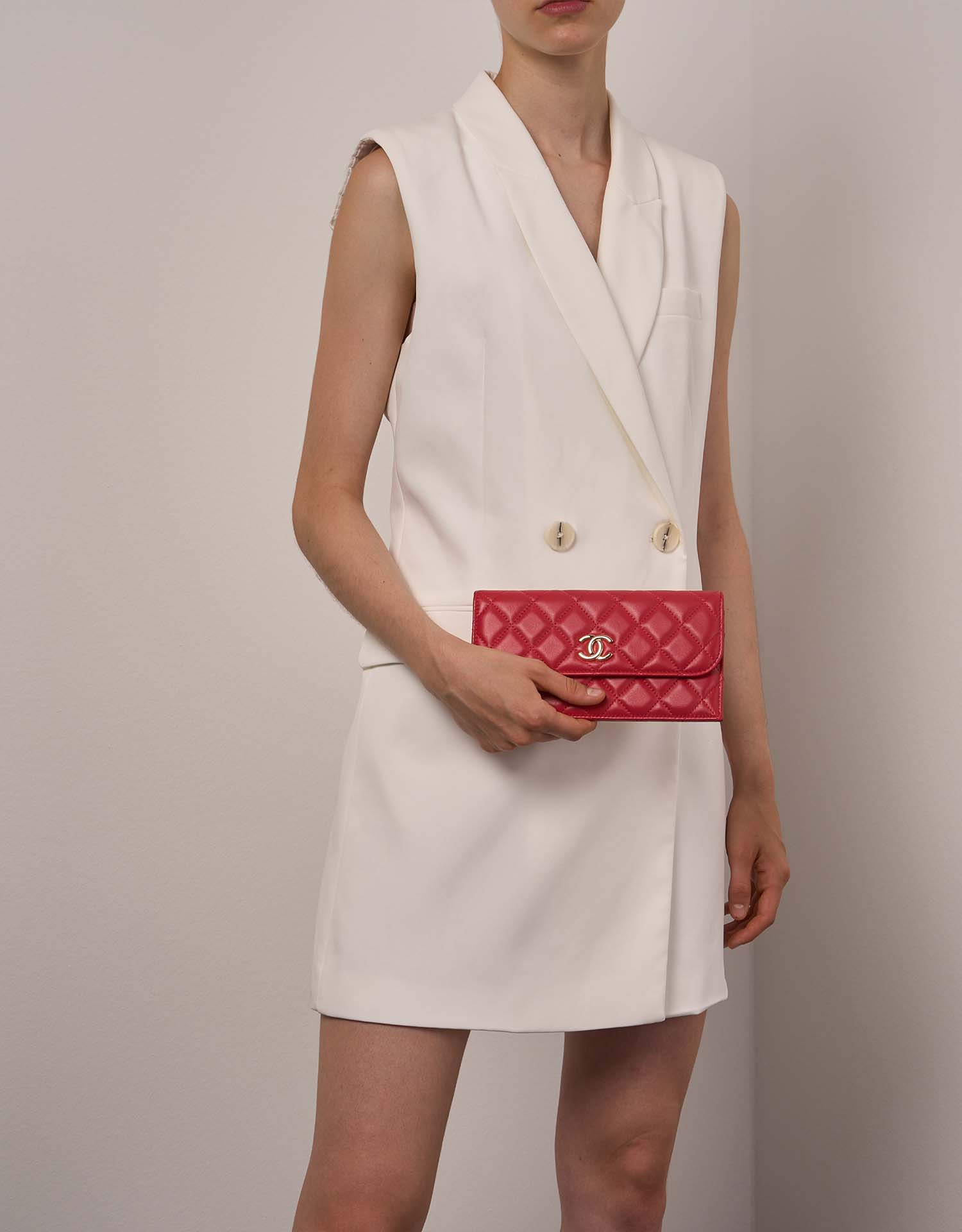 Chanel Timeless Clutch Red Sizes Worn| Verkaufen Sie Ihre Designer-Tasche auf Saclab.com