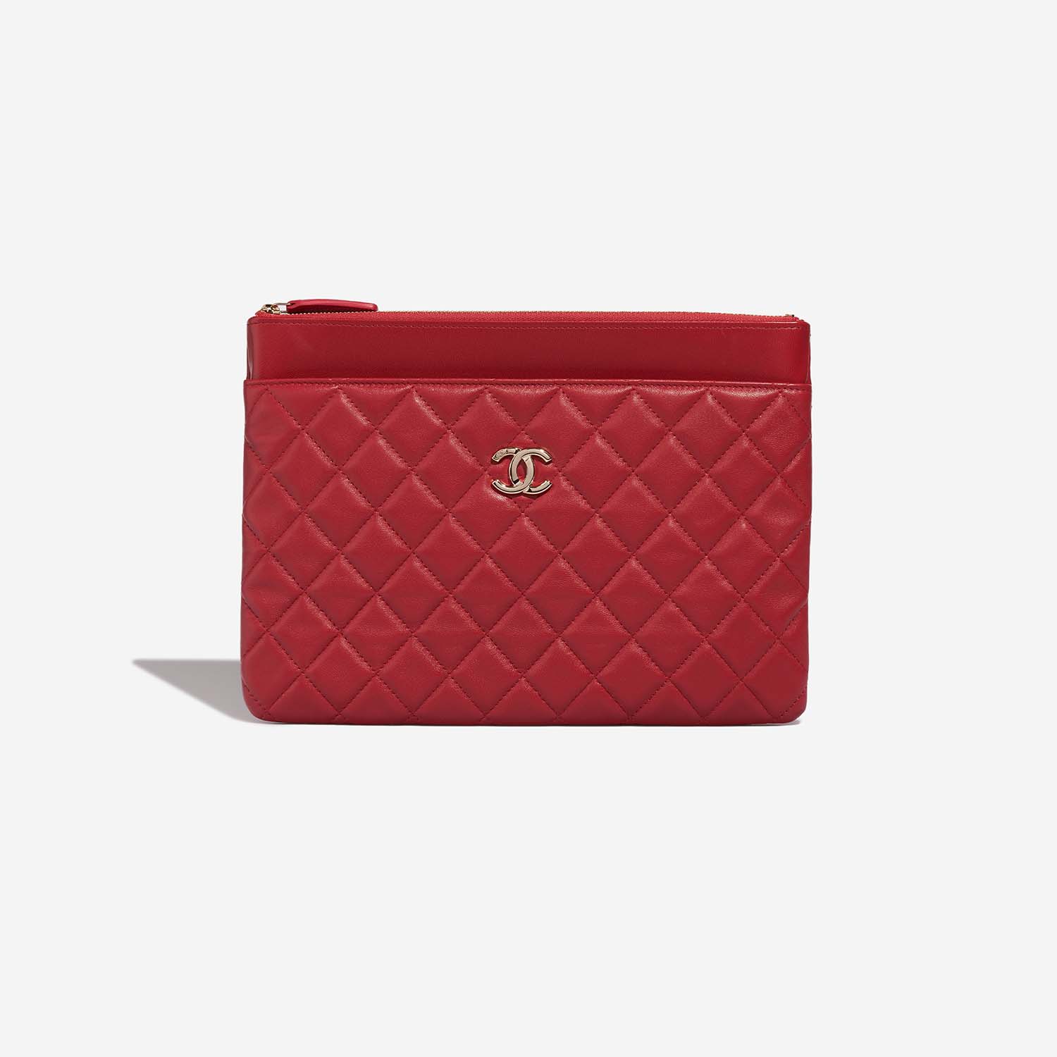 Chanel Timeless Clutch Red 2FS | Sell your designer bag on Saclab.com