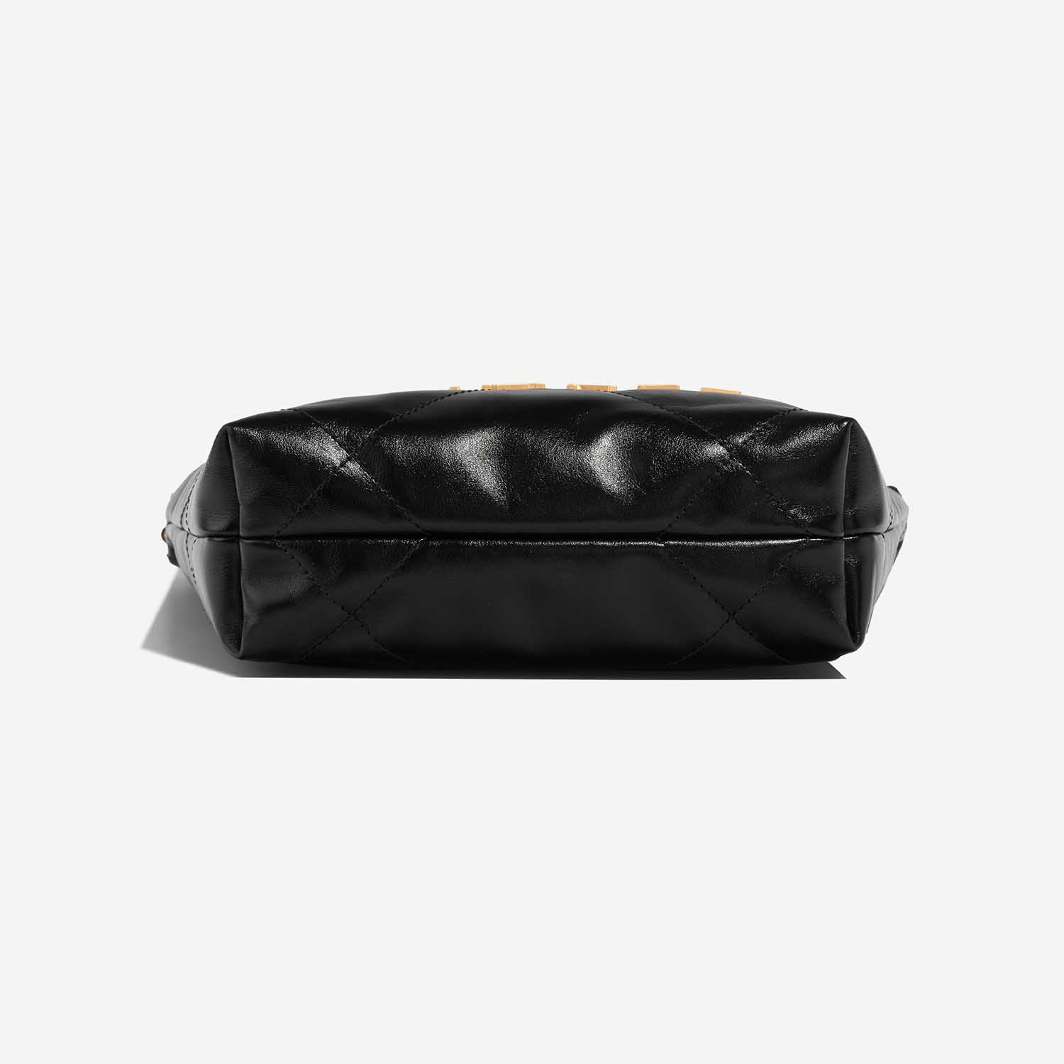 Chanel 22 Mini Black Bottom  | Sell your designer bag on Saclab.com