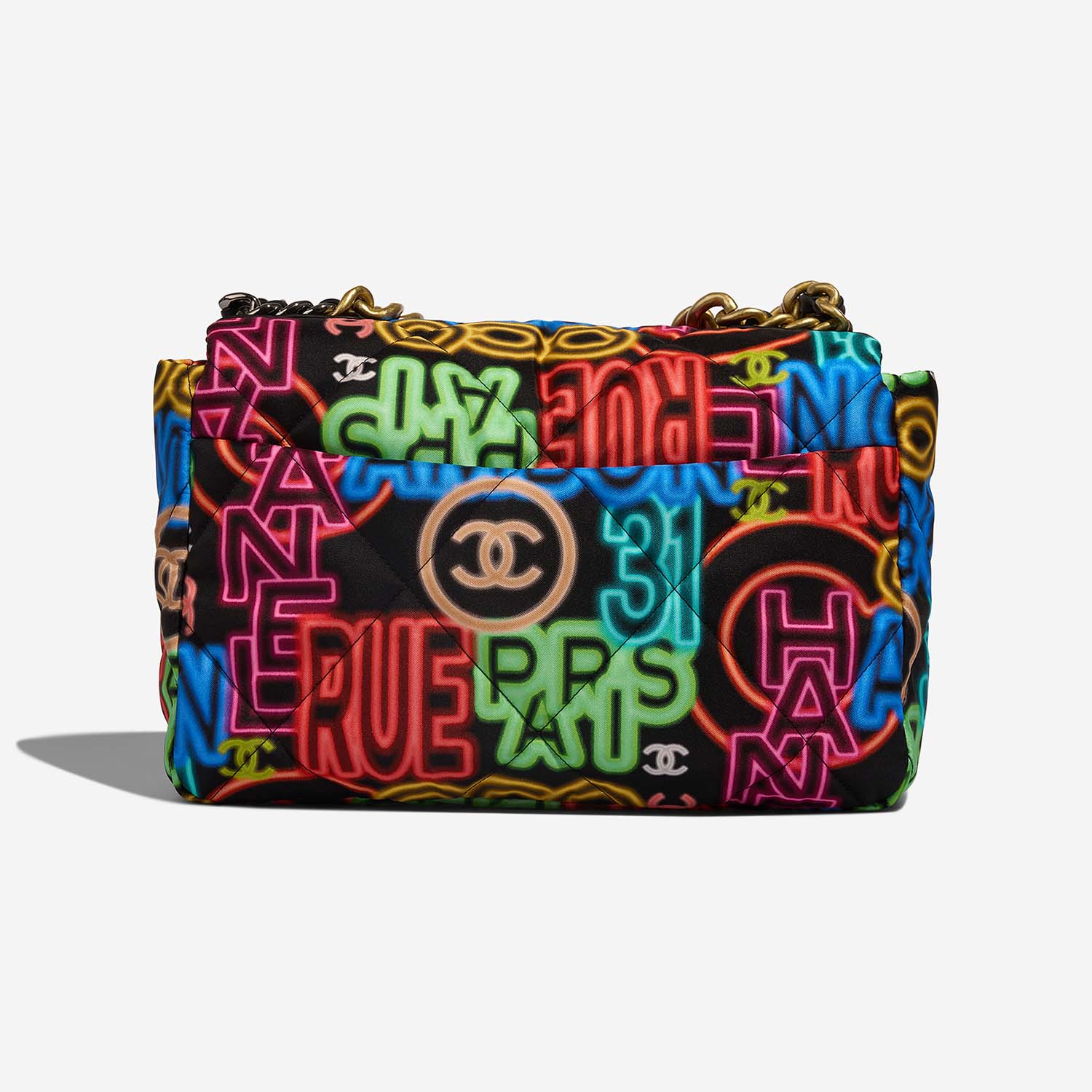 Chanel 19 Large Multicolour Back | Sell your designer bag on Saclab.com