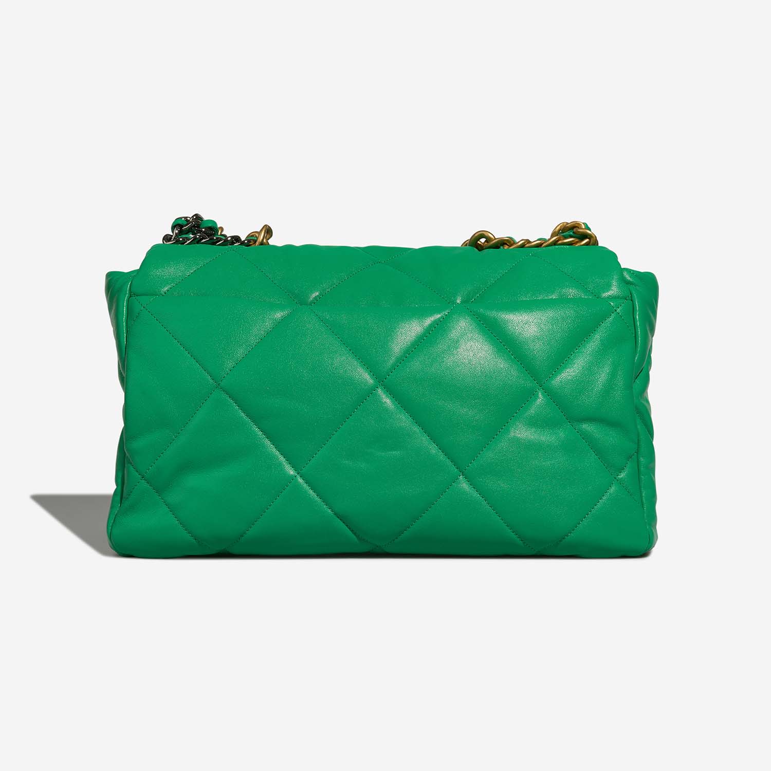 Chanel 19 MaxiFlapBag Green Back | Sell your designer bag on Saclab.com