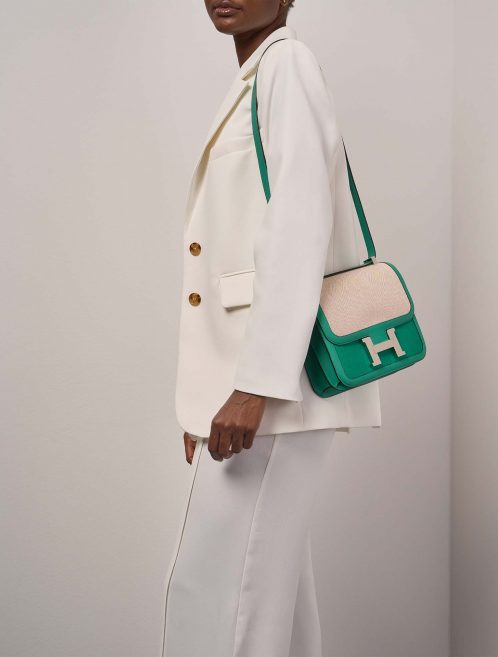 Hermès Constance 24 VertJade Sizes Worn | Sell your designer bag on Saclab.com
