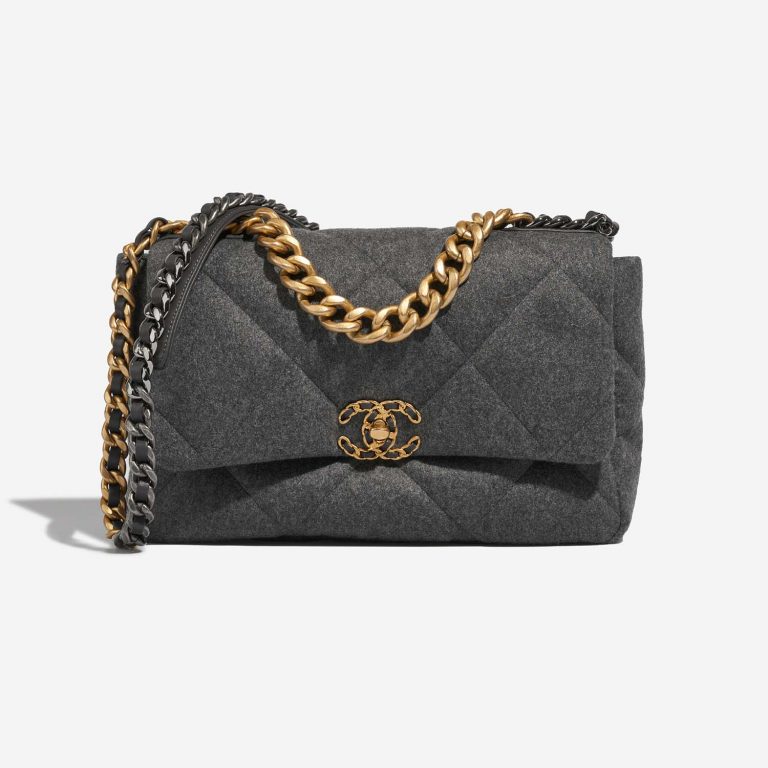 Chanel 19 Large Grey Front  | Sell your designer bag on Saclab.com