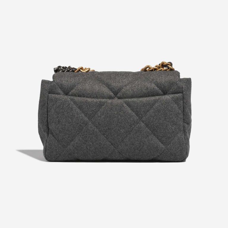 Chanel 19 Large Grey Back  | Sell your designer bag on Saclab.com