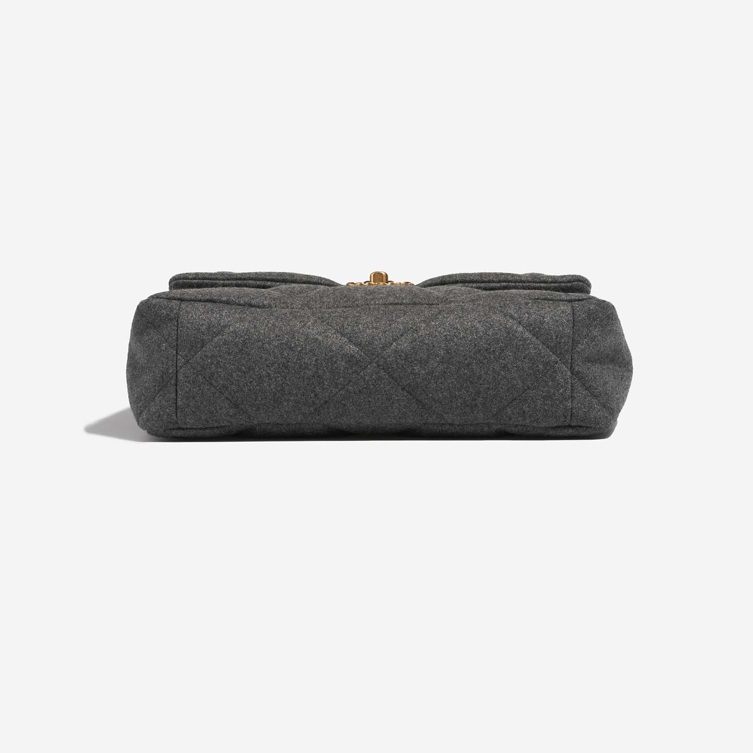 Chanel 19 Large Grey Bottom  | Sell your designer bag on Saclab.com