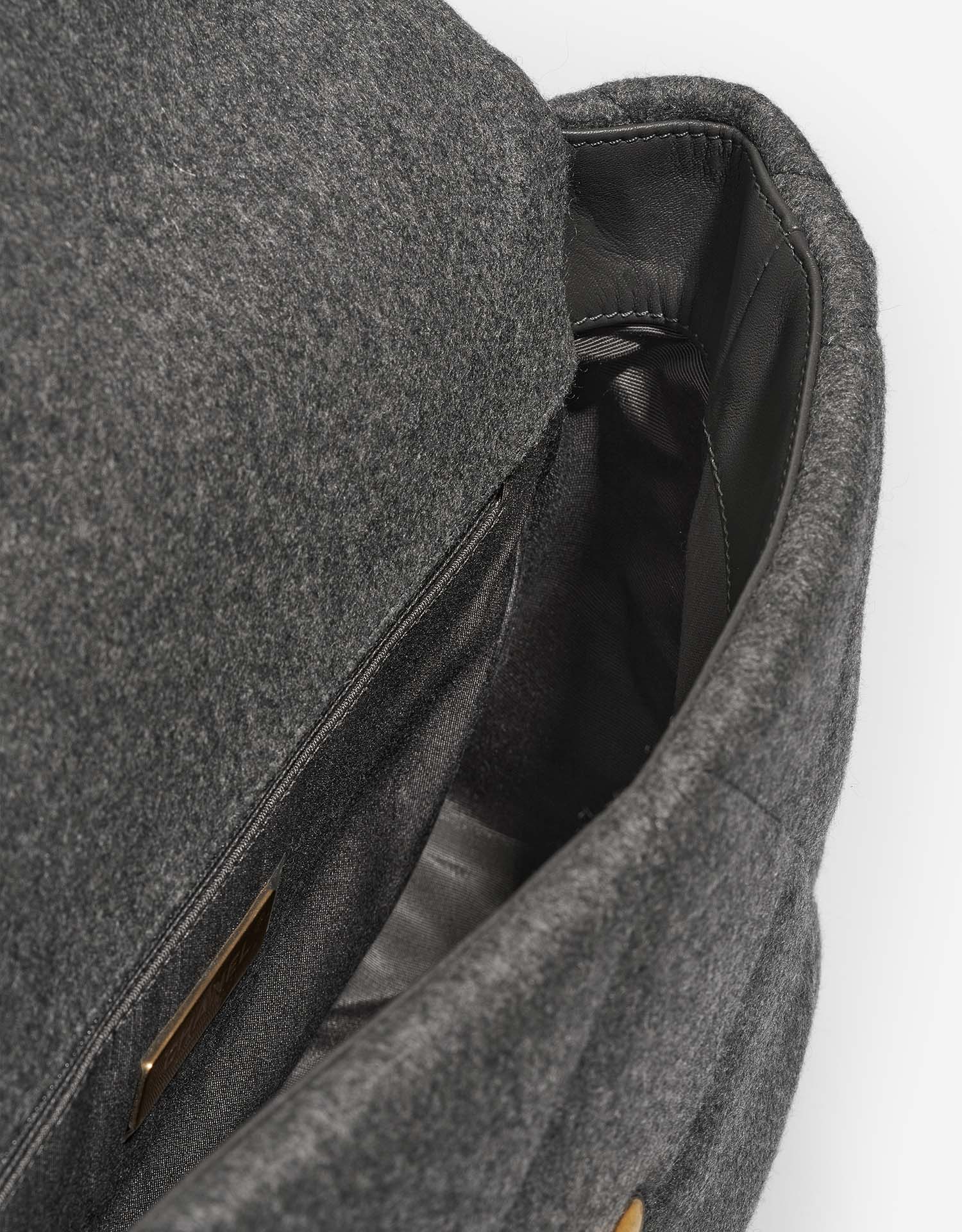 Chanel 19 Large Grey Inside  | Sell your designer bag on Saclab.com