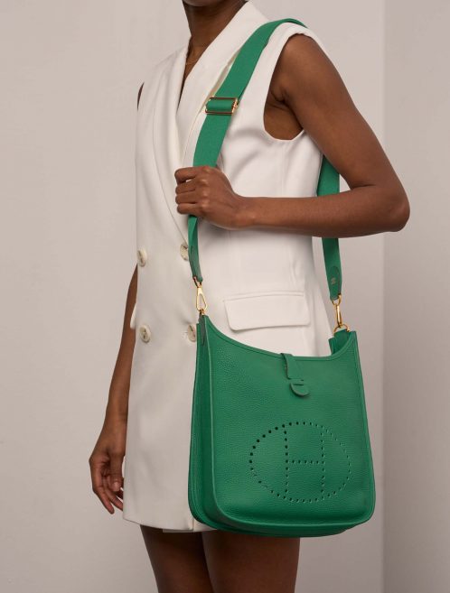 Hermès Evelyne 29 VertJade Sizes Worn | Sell your designer bag on Saclab.com