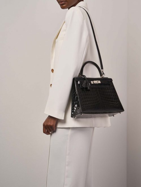 Hermès Kelly 28 Noir Tailles Porté | Vendez votre sac de créateur sur Saclab.com