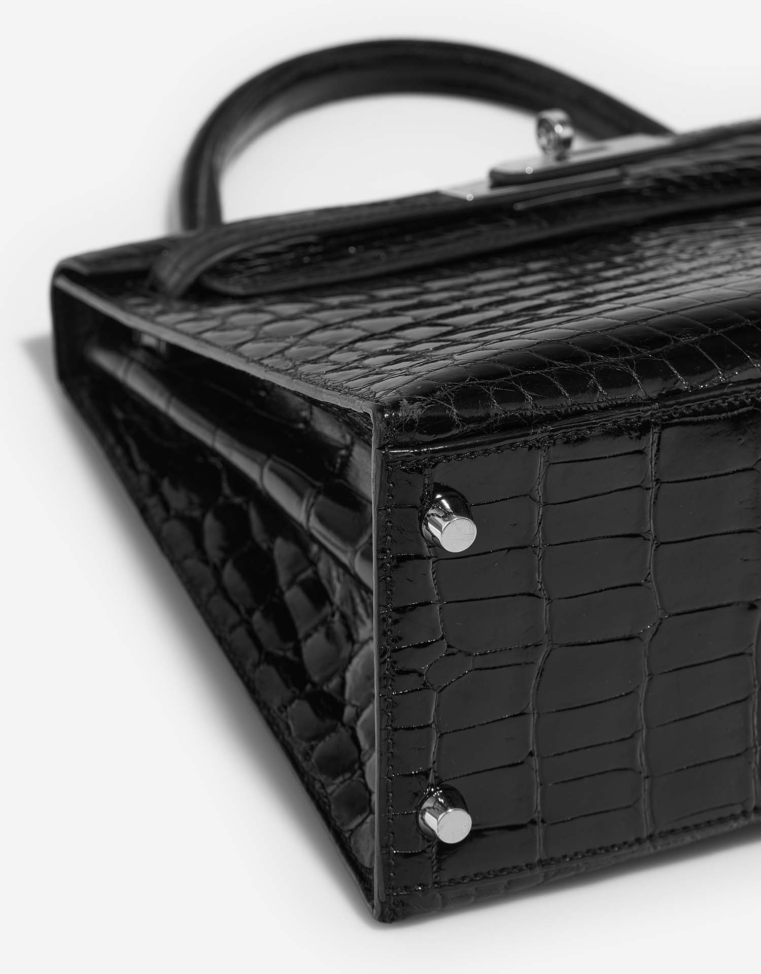 Hermès Kelly 28 Black signs of wear 1 | Sell your designer bag on Saclab.com