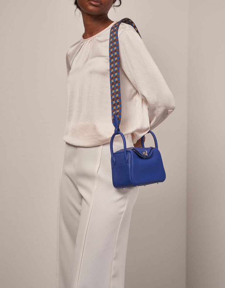 Hermès Lindy Mini BleuRoyal Front | Vendre votre sac de créateur sur Saclab.com