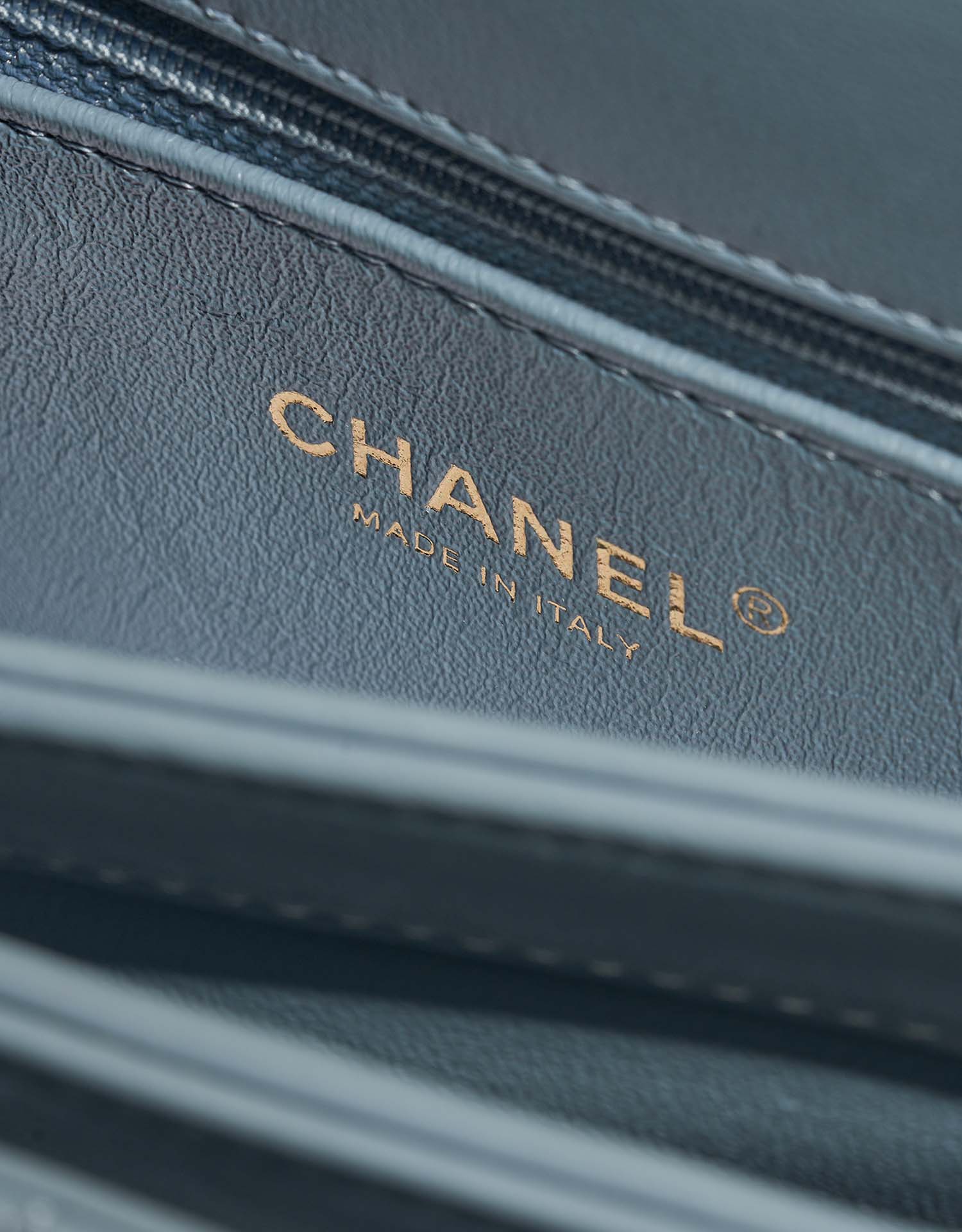 Chanel TrendyCC Medium Blue Logo  | Sell your designer bag on Saclab.com