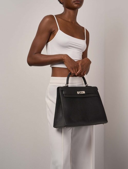 Hermès Kelly 35 Black Sizes Worn | Sell your designer bag on Saclab.com