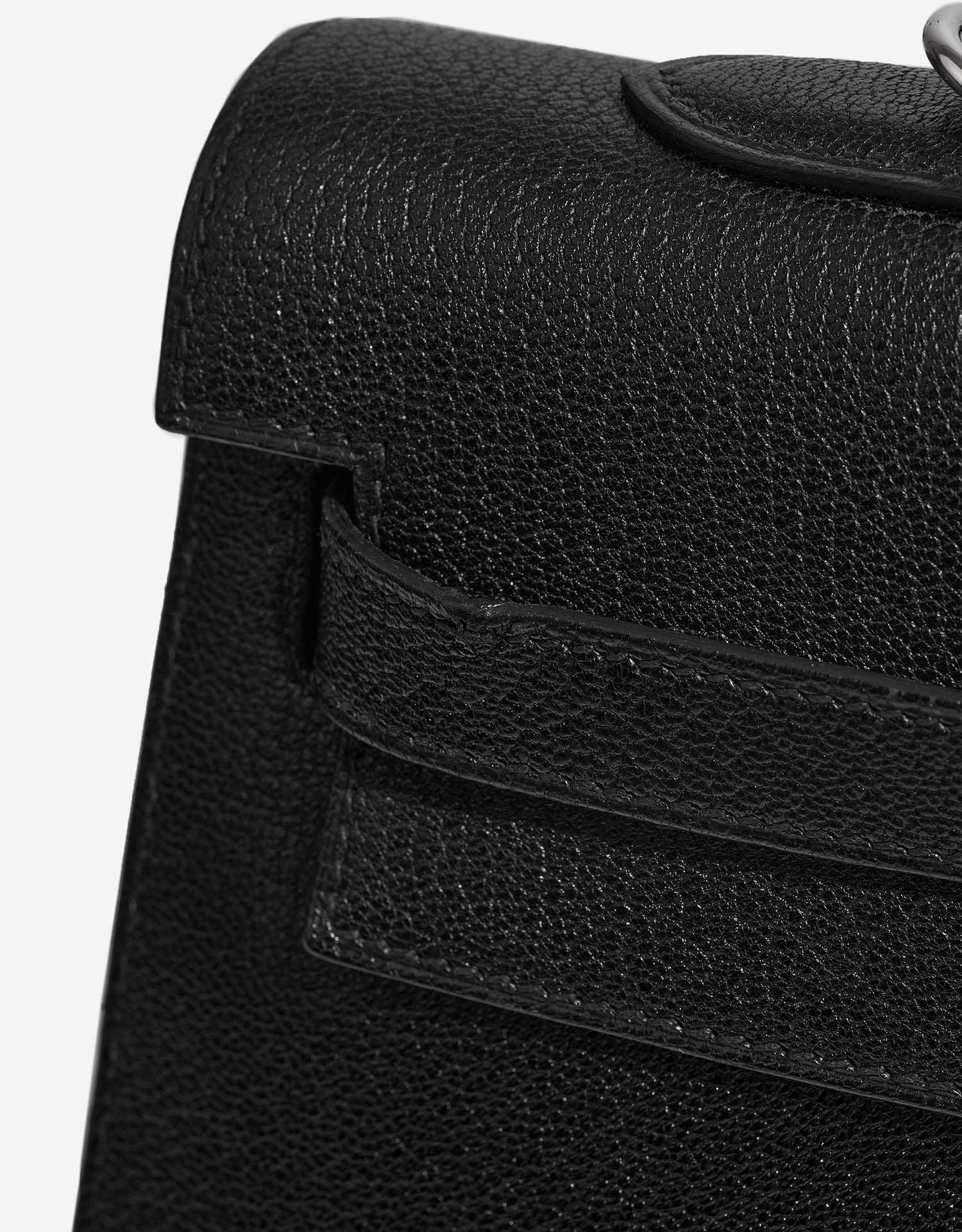 Hermès Kelly 35 Black signs of wear| Sell your designer bag on Saclab.com