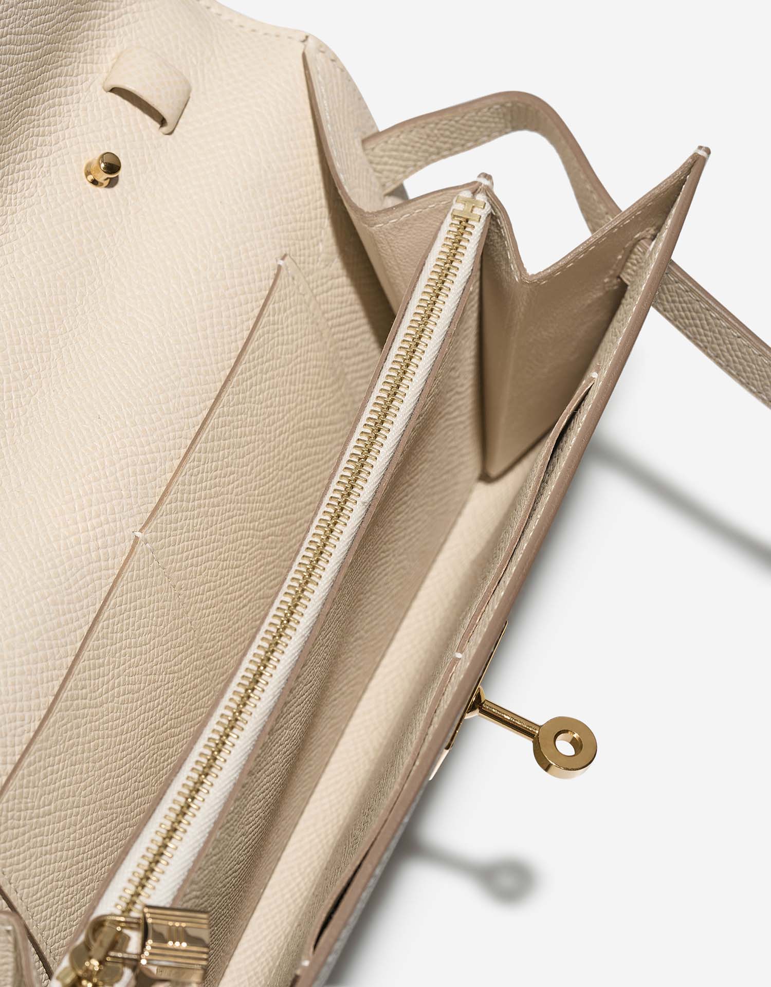 Hermès Kelly ToGo Craie Inside  | Sell your designer bag on Saclab.com