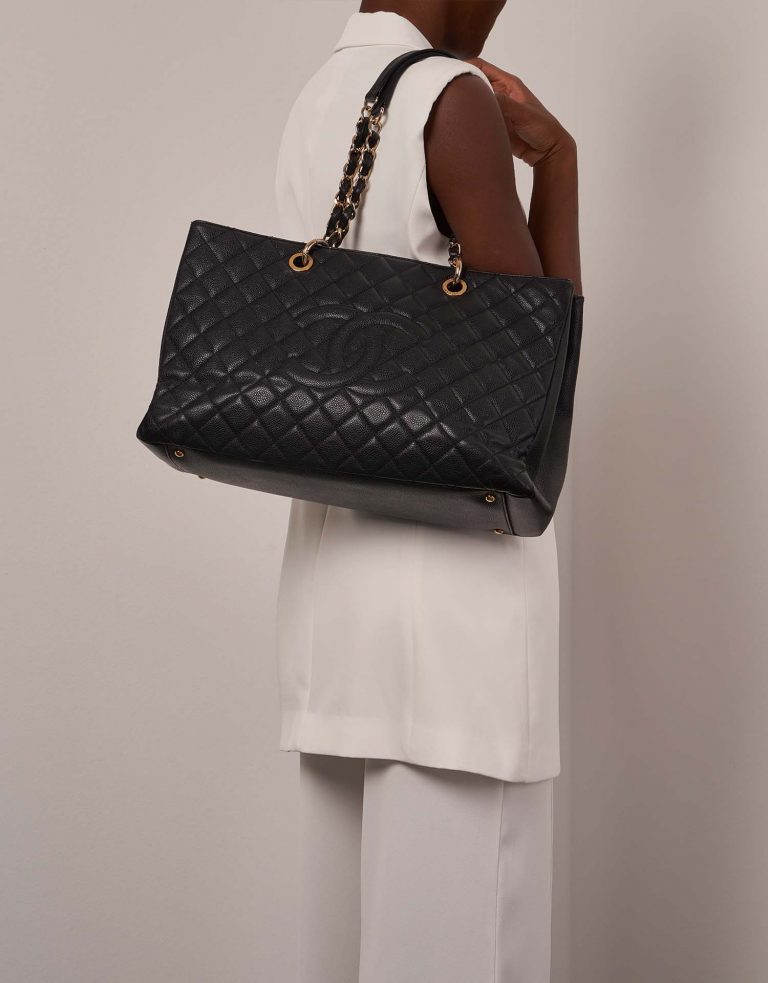 Chanel GST Black Front  | Sell your designer bag on Saclab.com