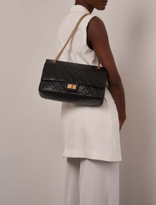 Chanel 255 227 Black on Model | Sell your designer bag on Saclab.com