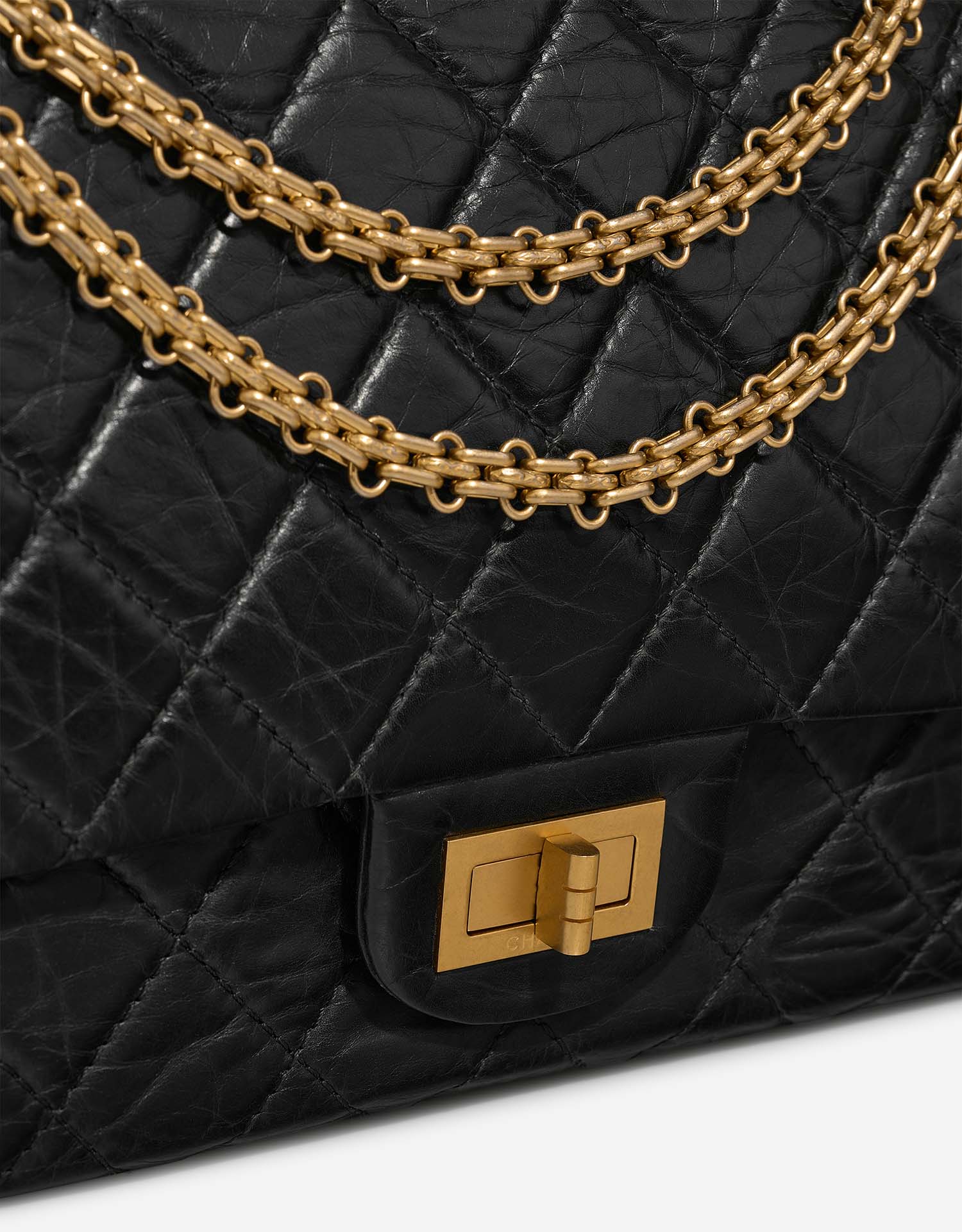 Chanel 255 227 Black Closing System  | Sell your designer bag on Saclab.com